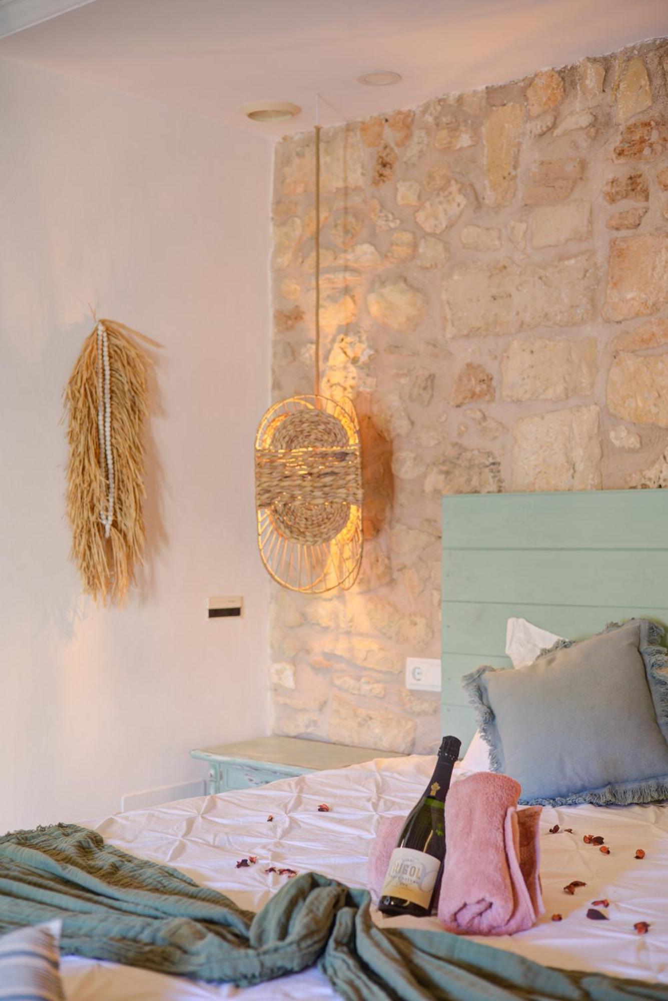 Hotelet Can Oms Picasso By Rentallorca Petra  Extérieur photo
